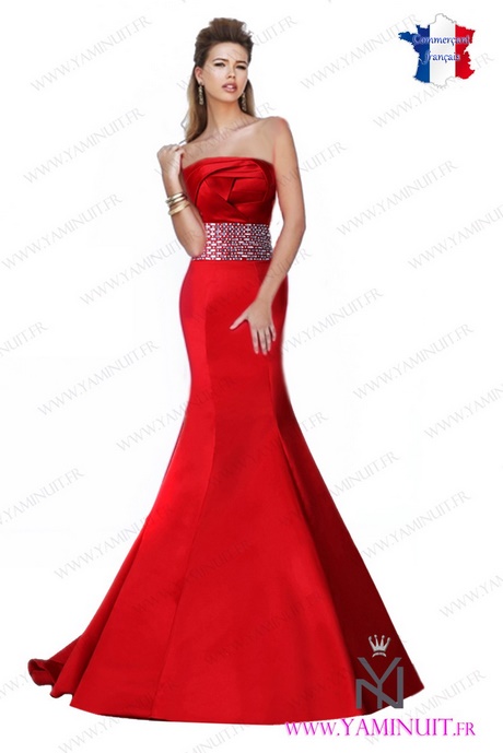 Robe rouge moulante longue