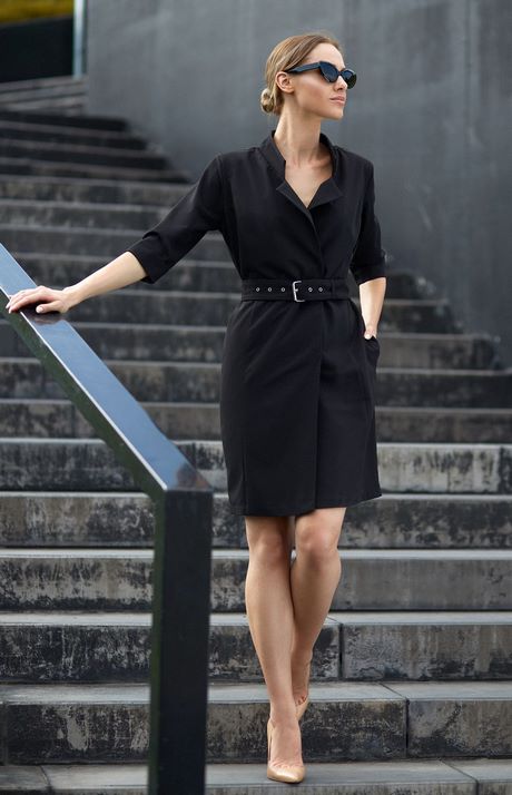 Robe droite chic noir