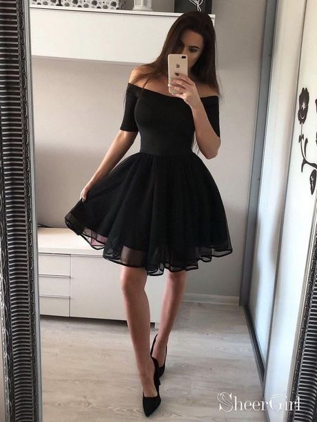 Robe noir simple courte