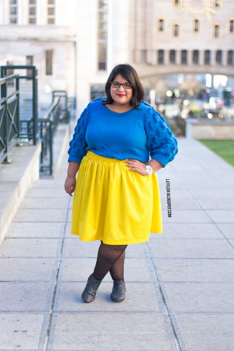 Tenue jaune et bleu