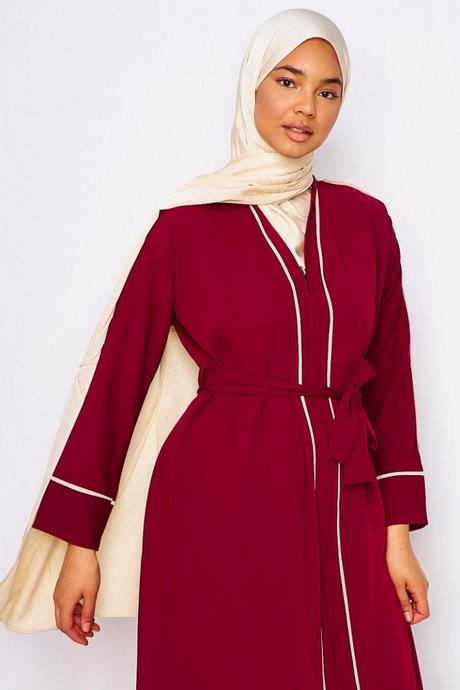 Robe beige et bordeaux