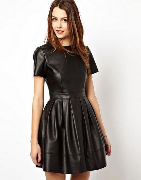 Robe de cuir