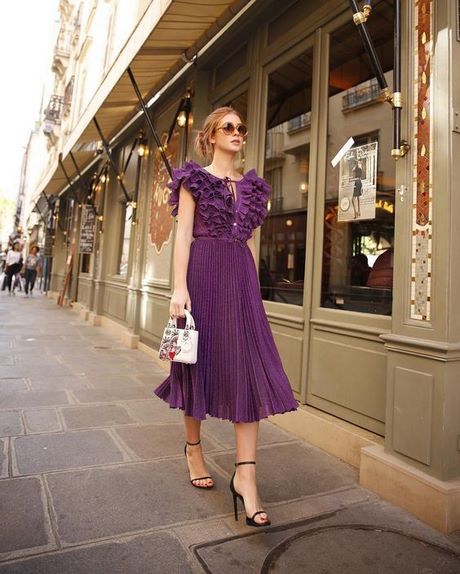 Robe violette moulante