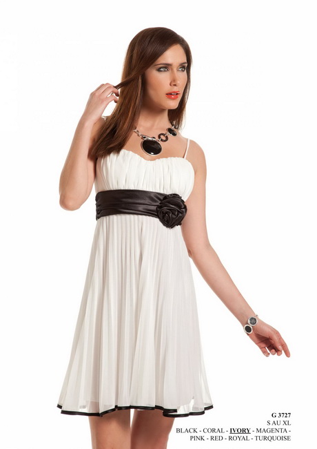 Robe courte noire et blanche