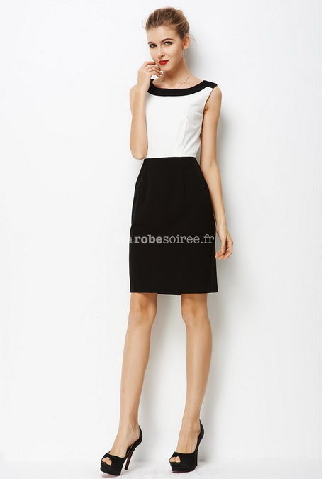 Robe courte noire et blanche