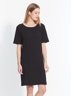 Robe noire droite manches courtes