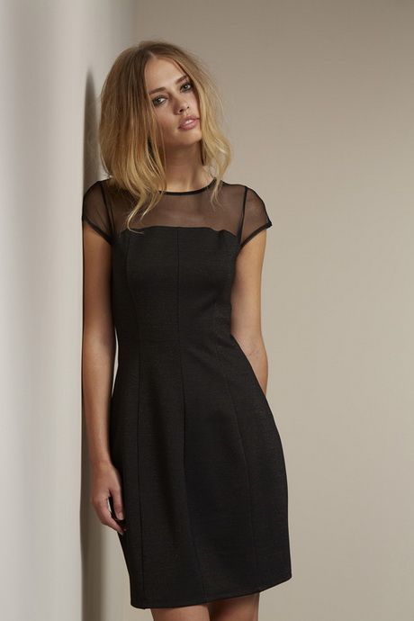 Robe noire pour les fetes