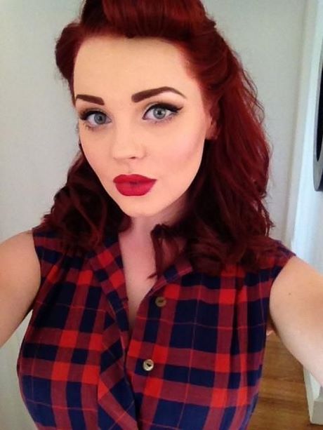 Look retro pin up