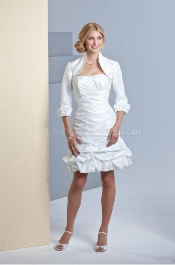 Robe courte devant longue derriere blanche