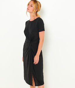 Robe longue noire simple