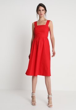 Robe longue rouge ete