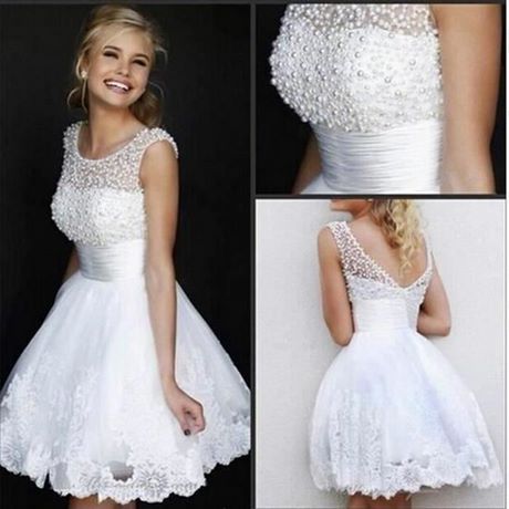 Robe avec dentelle blanche