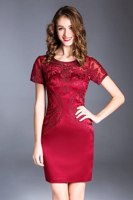 Robe cocktail dentelle rouge