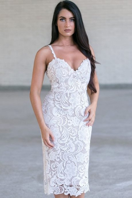 Robe dentelle blanc cassé