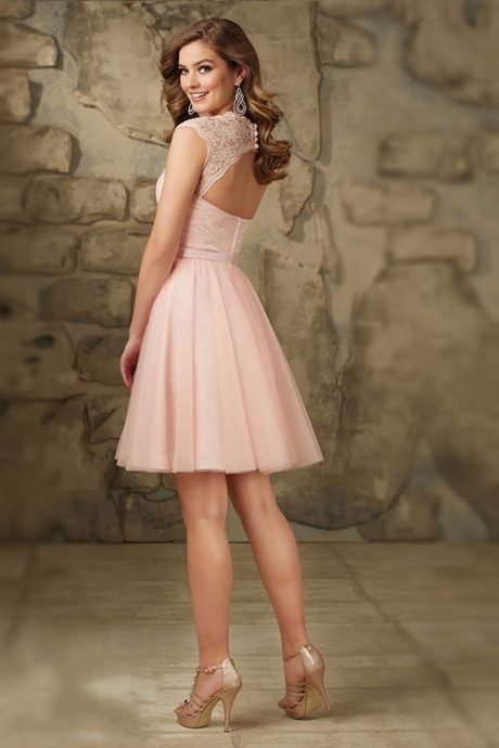 Robe dentelle rose pastel