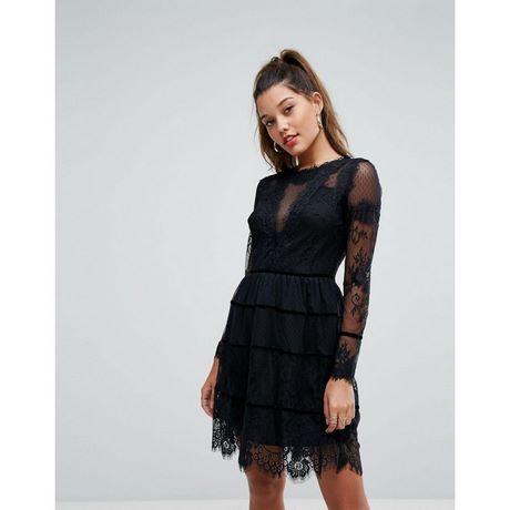 Robe en dentelle noire courte