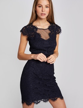 Robe longue noire dentelle manche longue