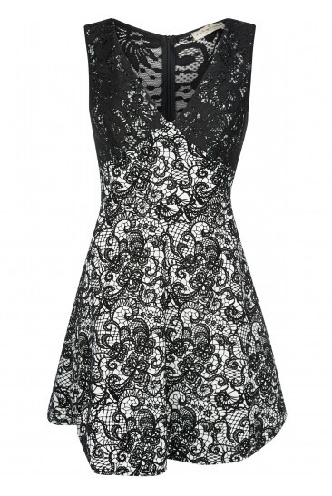 Robe noir et blanc dentelle