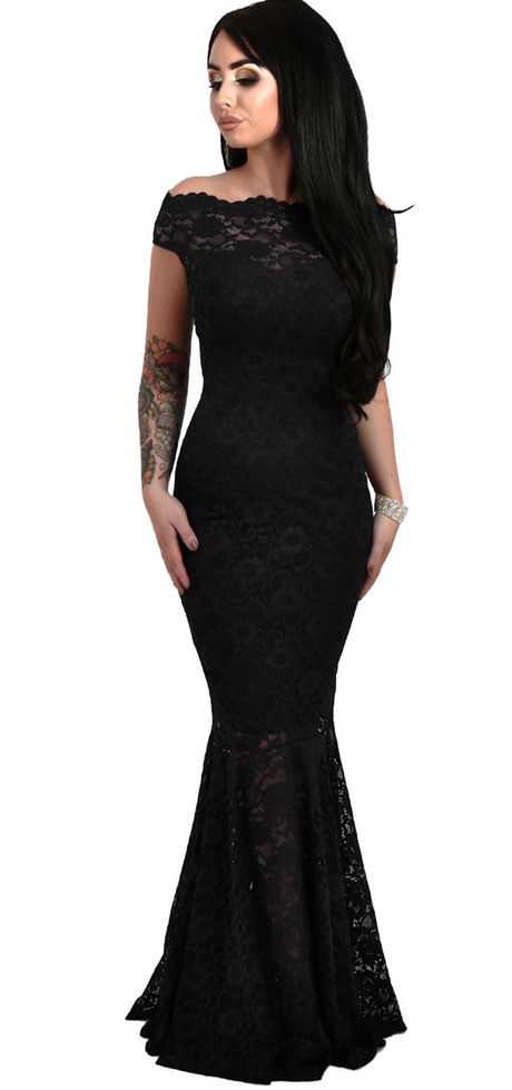 Robe noire col dentelle