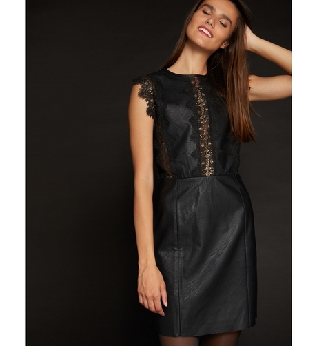 Robe noire empiecement dentelle