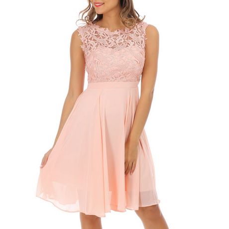 Robe rose a dentelle