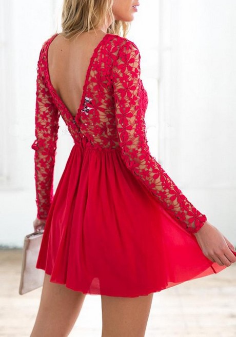 Robe rouge manche longue dentelle