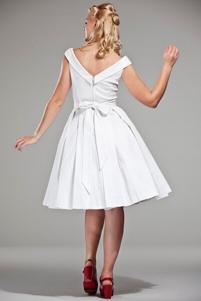 Robe blanche retro