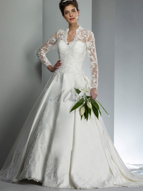 Robe de mariée avec manche et longue traine