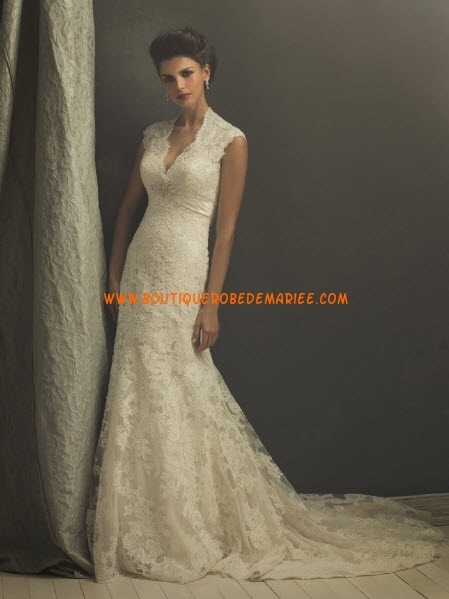 Robe de mariée col dentelle