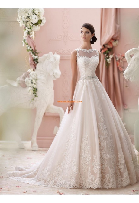 Robe de mariée dentelle avec traine