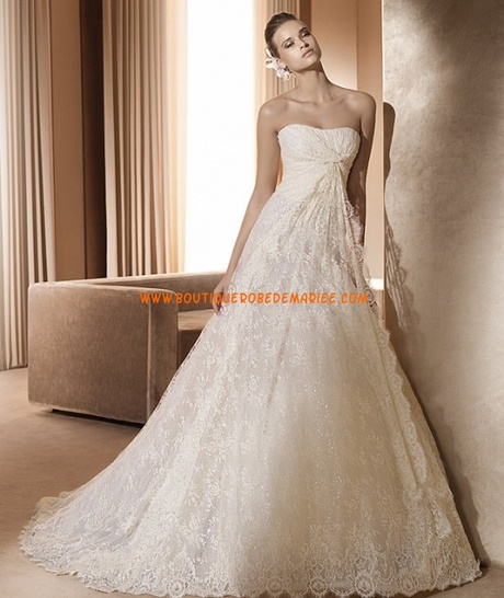 Robe de mariée dentelle avec traine