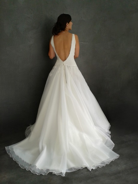 Robe de mariée dos nu et dentelle