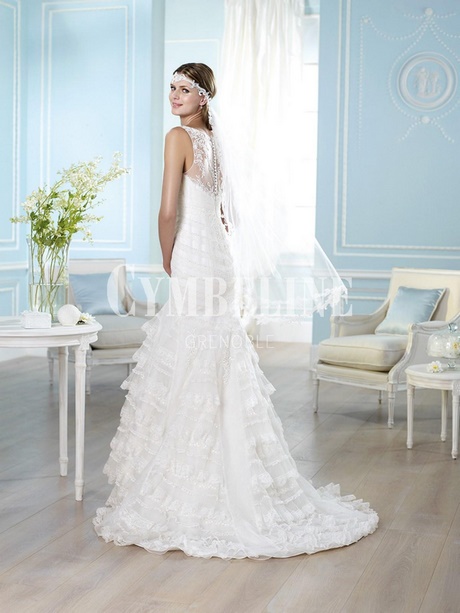 Robe fourreau dentelle mariage