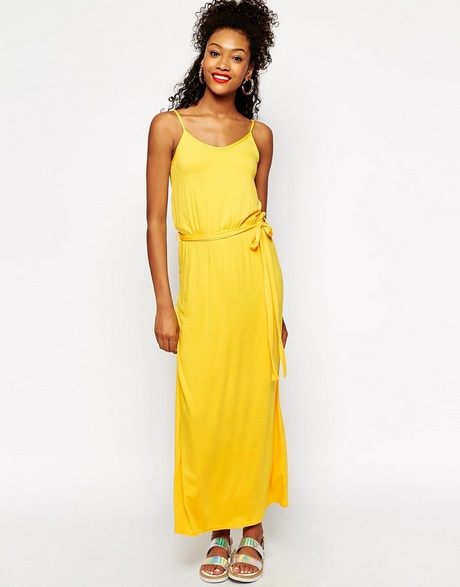 Robe longue jaune pale