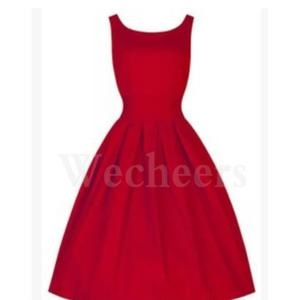 Robe rouge retro