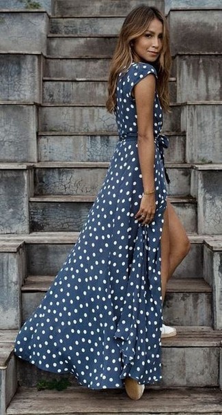 Robe à pois bleu marine