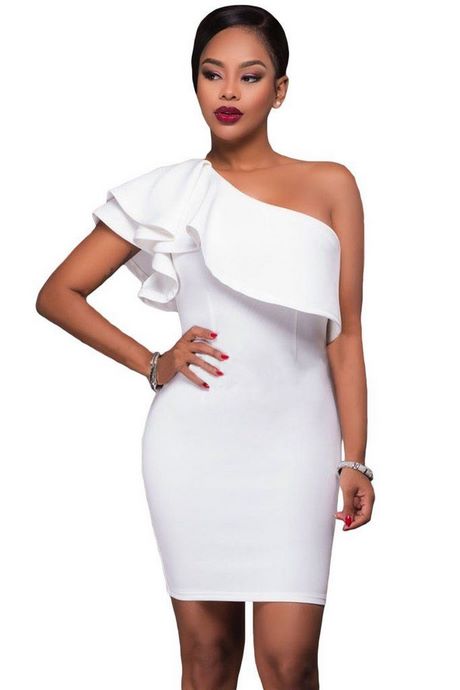 Robe blanche courte classe