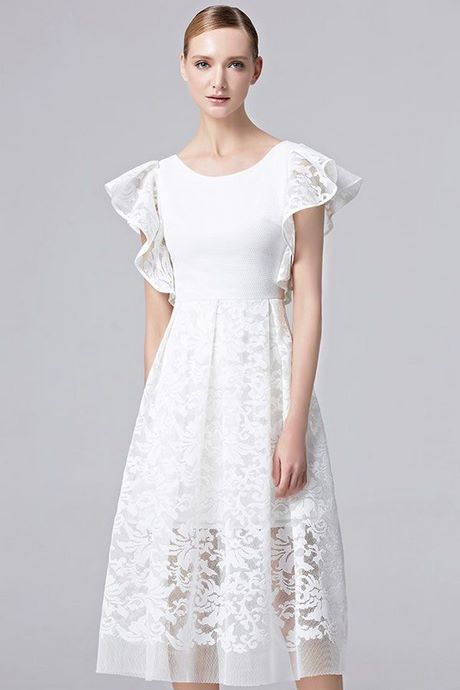 Robe blanche dentelle avec manche