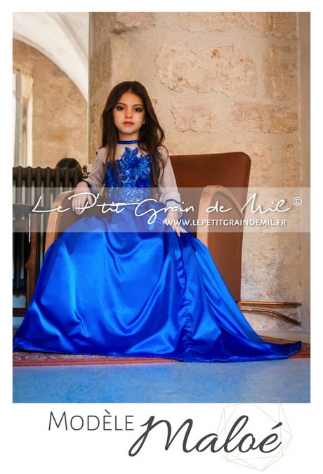 Robe bleu de ceremonie