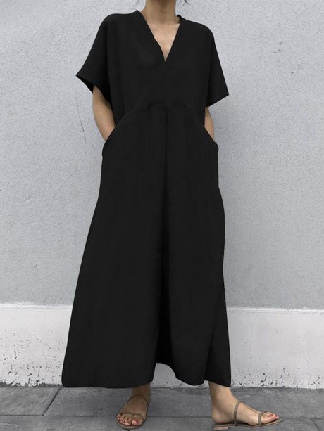 Robe longue noire col v