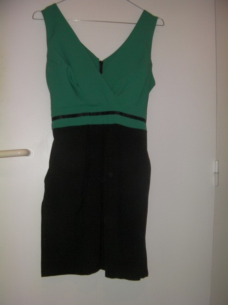 Robe noire et verte