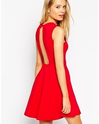 Robe rouge patineuse