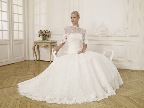 Robe de mariée courte devant longue derriere pronuptia