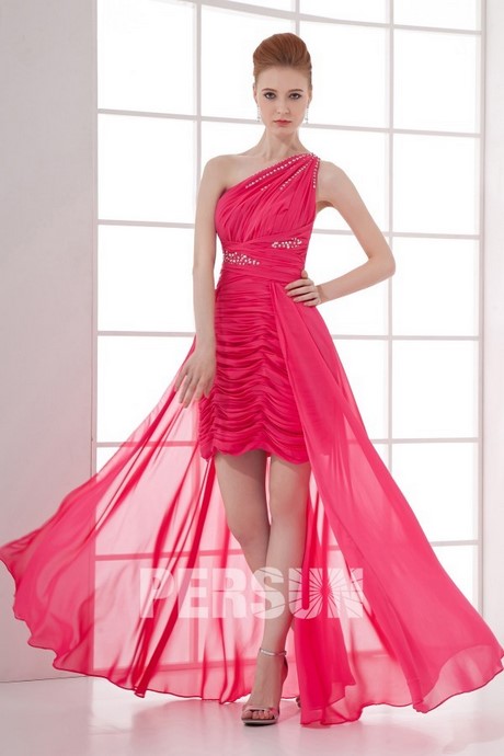 Robe fushia courte devant longue derriere