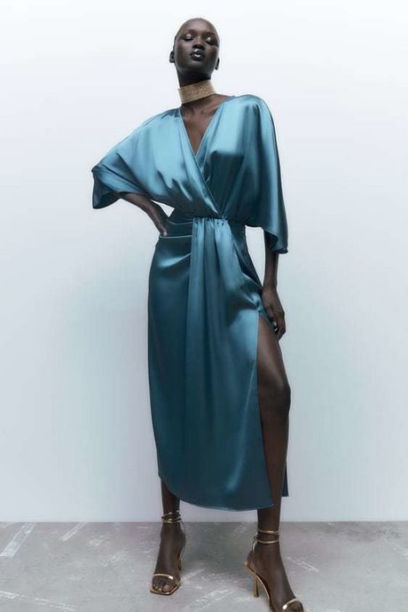 Model 2023 robe