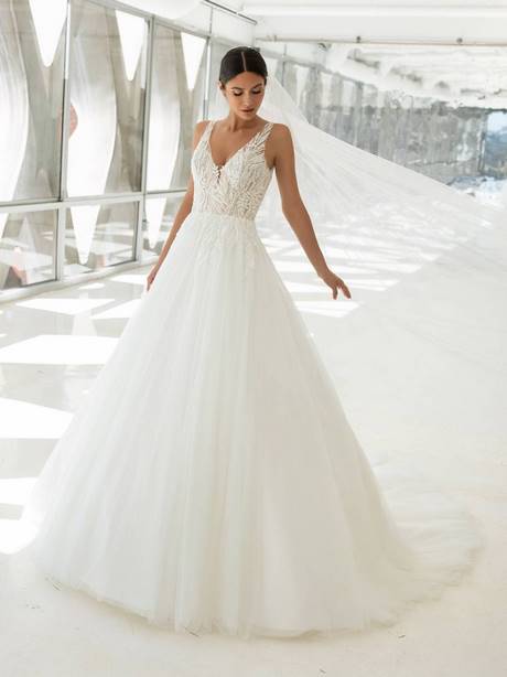 Modele de robe de mariée 2023