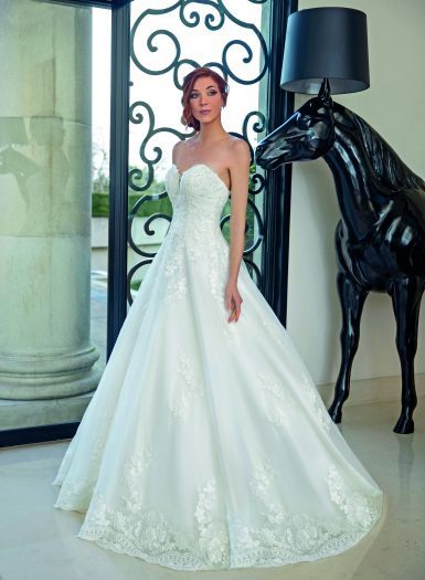 Robe de mariée pronuptia 2023