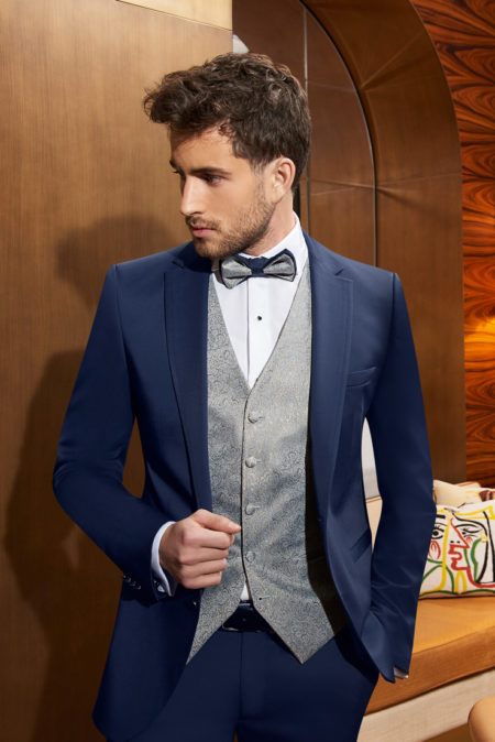 Costume bleu marine pour mariage