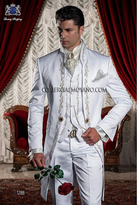 Costume de marié blanc
