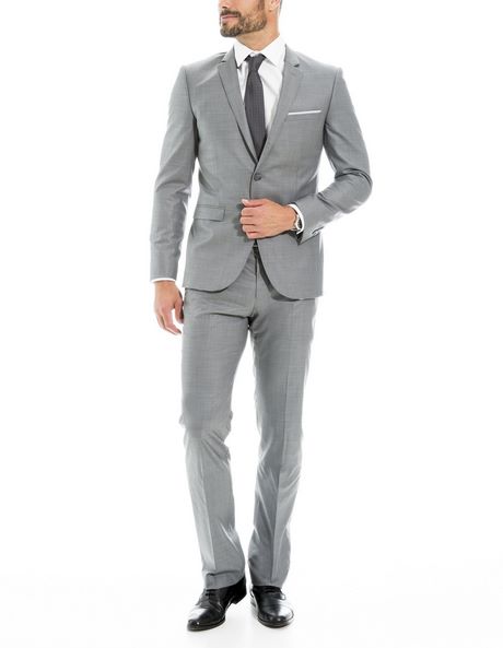 Costume gris pour mariage